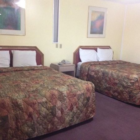 Travel Motel Raton Extérieur photo